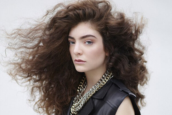 H επιστροφή της Lorde!