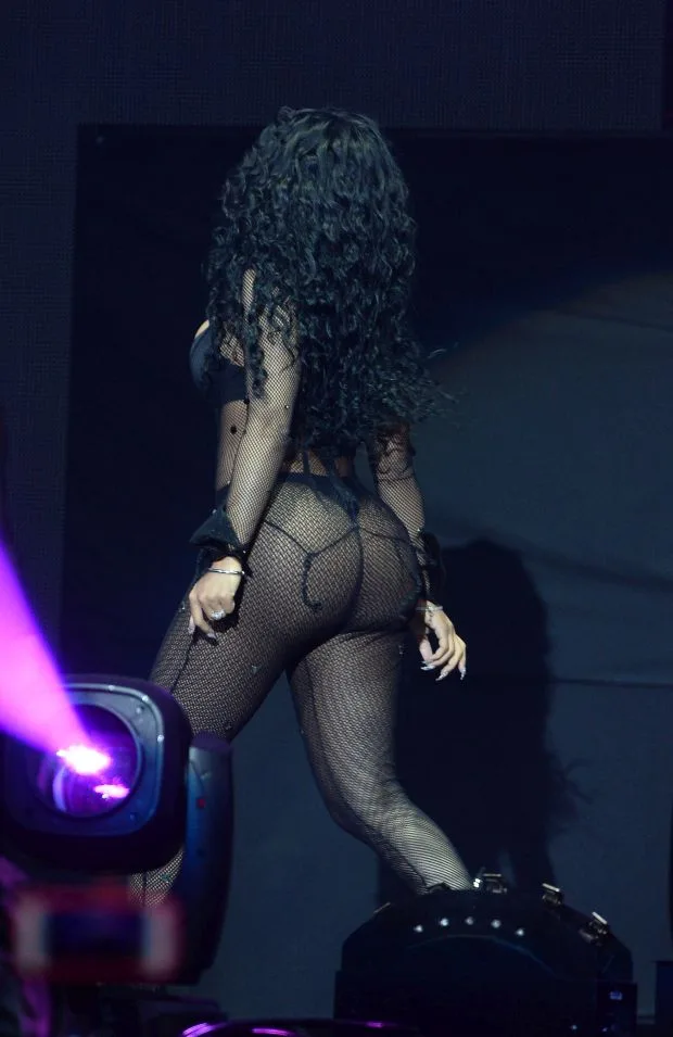 Nicki Minaj seen performing at Wireless Festival 2015