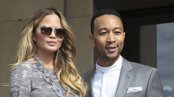 Γυμνός στο Instagram και ο John Legend!
