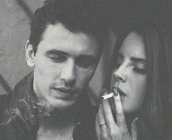 Ο James Franco και η Lana Del Rey σε ασπρόμαυρη φωτογραφία.