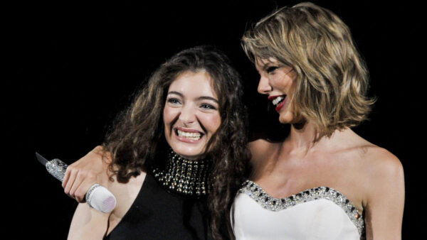 Επιτέλους! Το ντουέτο της Lorde και της Taylor Swift στο “Royals”, που όλοι περιμέναμε!