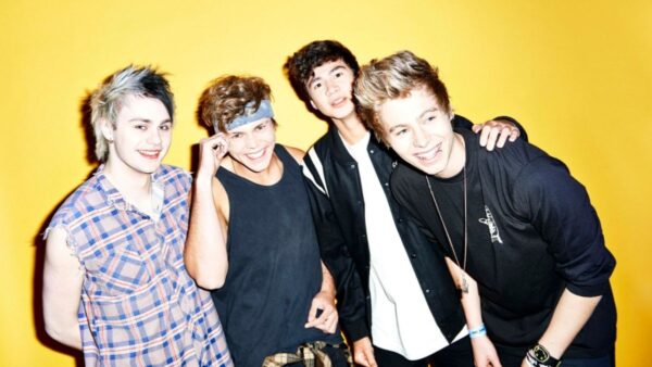 Οι 5SOS χτυπούν με νέα επιτυχία! Ακούστε το “She’s Kinda Hot”