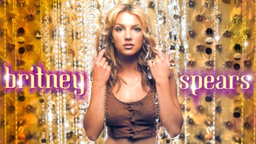 Η Britney Spears στο εξώφυλλο του άλμπουμ Oops!… I Did It Again