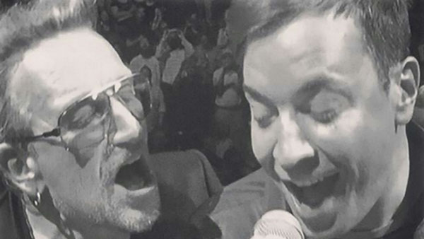 Ο Jimmy Fallon τραγουδά με τους U2 στο Madison Square Garden