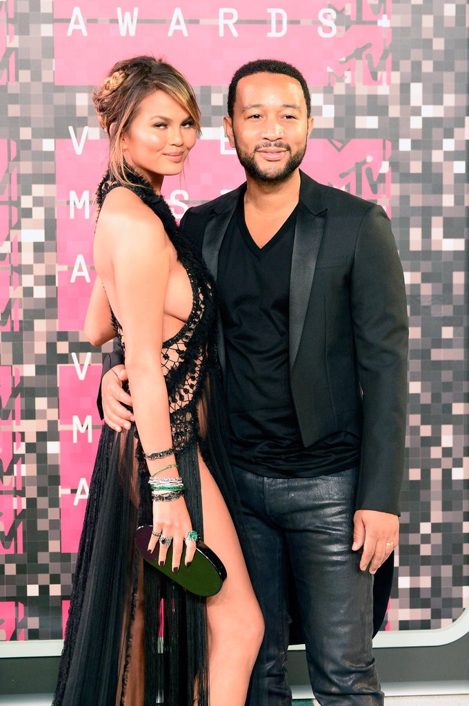 Chrissy-Teigen-John-Legend