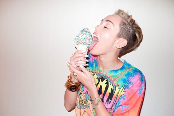 Δωρεάν θέλει να βγάλει το νέο της album η Miley Cyrus!