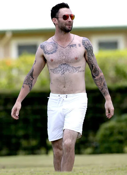 adam-levine-beach-bodies-600