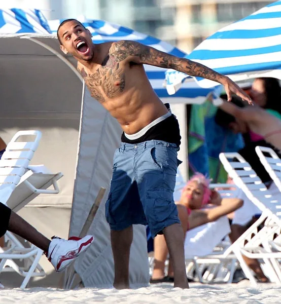 new-chris-brown-beach-bodies-600