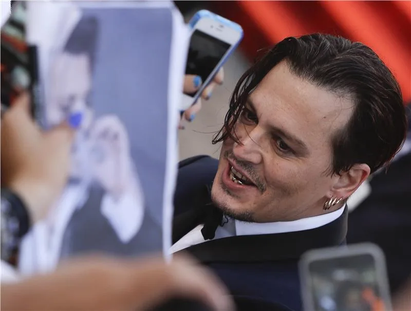 22782599_Italy_Venice_FF_Black_Mass_Red_Carpet_JPEG_0e6f1.limghandler