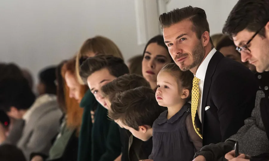 Ο David Beckham με την Harper και τον Brooklyn Beckham σε επίδειξη μόδας.