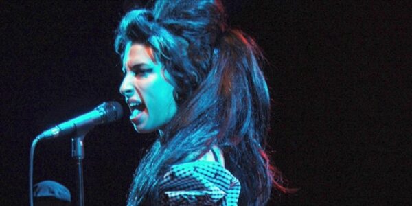 Μια έκθεση με προσωπικά αντικείμενα της Amy Winehouse