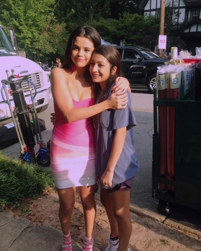 Selena-Gomez-on-Neighbors-2-Sorority-Rising-set--03-662x828