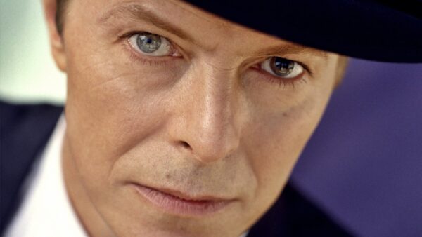 Ο David Bowie γράφει μουσική για την τηλεόραση!