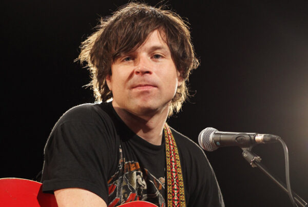 O Ryan Adams διασκεύασε το1989 της Taylor Swift! Όλο τον δίσκο!