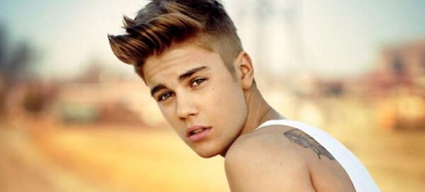 Ο Justin Bieber έκανε μήνυση για τις γυμνές φωτογραφίες