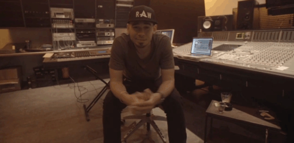 Δείτε το μήνυμα του Afrojack για το κοινό της Αθήνας!