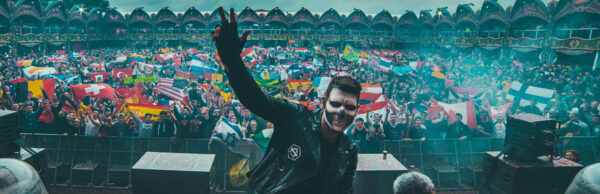 DON DIABLO : ΔΕΙΤΕ ΤΟΝ ΝΑ ΤΑ ΣΠΑΕΙ ΣΤΟ TOMORROWLAND !
