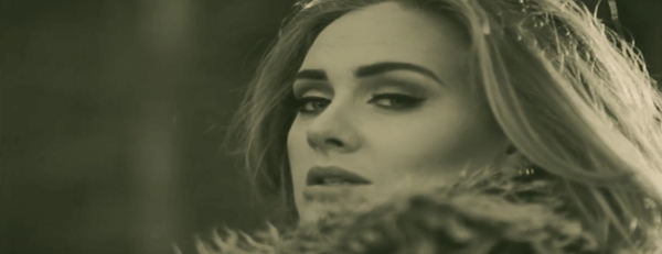 Σπάει το ένα ρεκόρ μετά το άλλο η Adele με το “Hello”