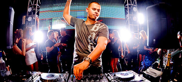 Ο Afrojack μας προειδοποιεί για το τι μας ..περιμένει!