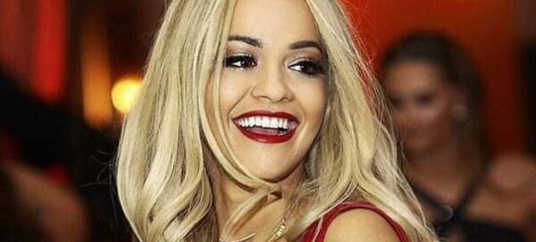 Φωτιά στα κόκκινα η Rita Ora