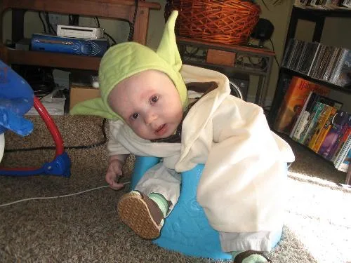 yoda-baby-costume-cute-3