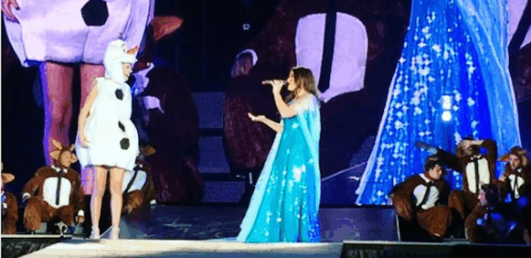 Η Taylor Swift τερμάτισε το Halloween με το κοστούμι Frozen