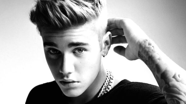 Λύγισε από το κλάμα ο Justin Bieber στην τελευταία συναυλία του!