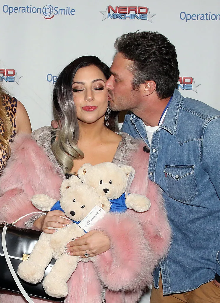 Cute-Lady-Gaga-Tayloσσδr-Kinney-Pictures