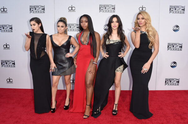 Δείτε τι φόρεσαν οι stars στα 2015 AMAs!