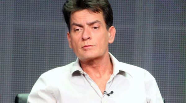Κατρακύλα δίχως τέλος για τον Charlie Sheen