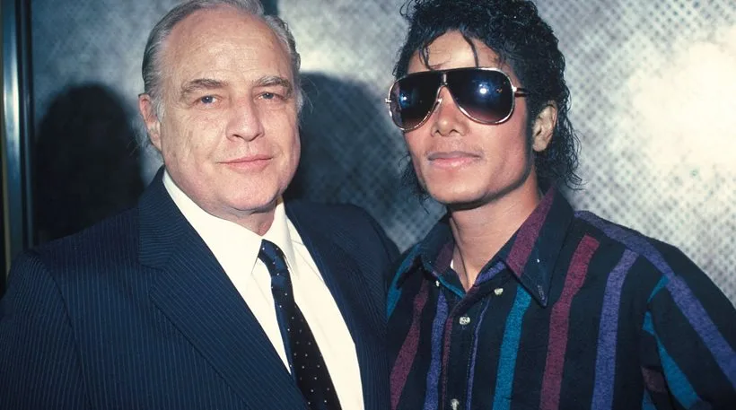 Ο Μάρλον Μπράντο και ο Michael Jackson σε κοινή φωτογραφία.