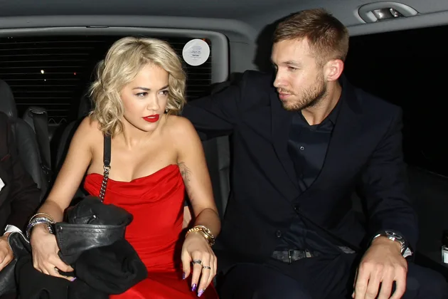 Η Rita Ora και ο Calvin Harris σε αυτοκίνητο
