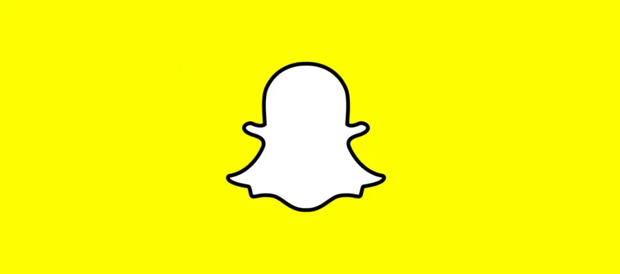 Το λογότυπο της εφαρμογής Snapchat σε κίτρινο φόντο.