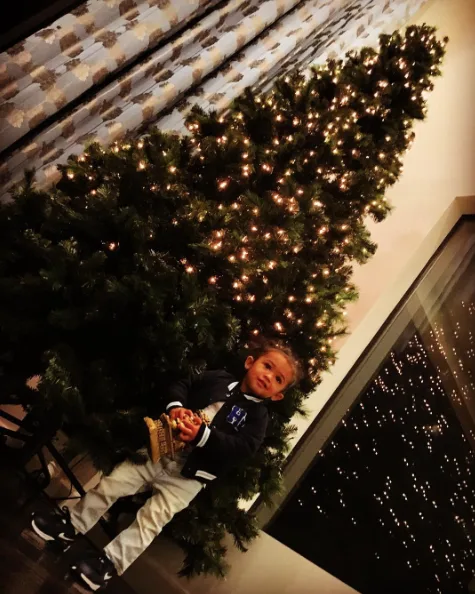 1450268845_chris-brown