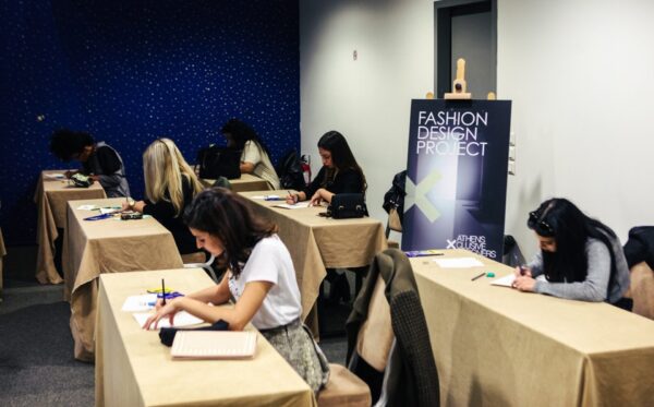 AXDW – Fashion Design Project! Ξεκίνησε η ανοιχτή ψηφοφορία  για την ανάδειξη του επόμενου μεγάλου νικητή του διαγωνισμού σχεδίου της Εβδομάδας Μόδας της Αθήνας!