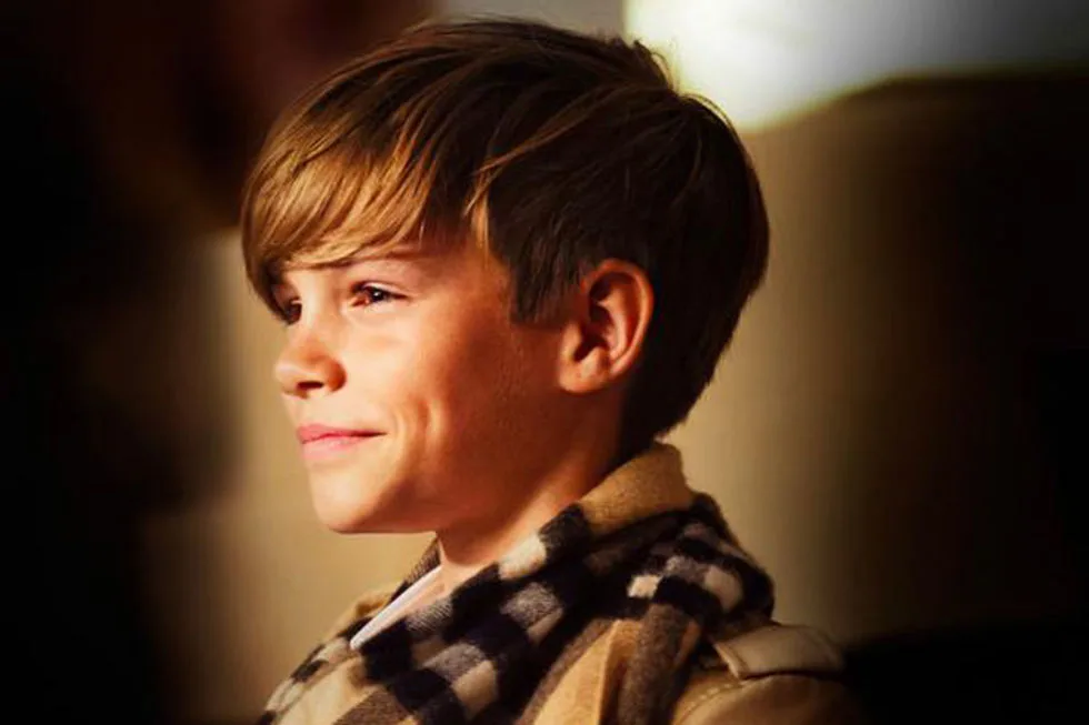54ac39295a73f_-_elle-00-romeo-beckham-burberry-5gnaa4-h