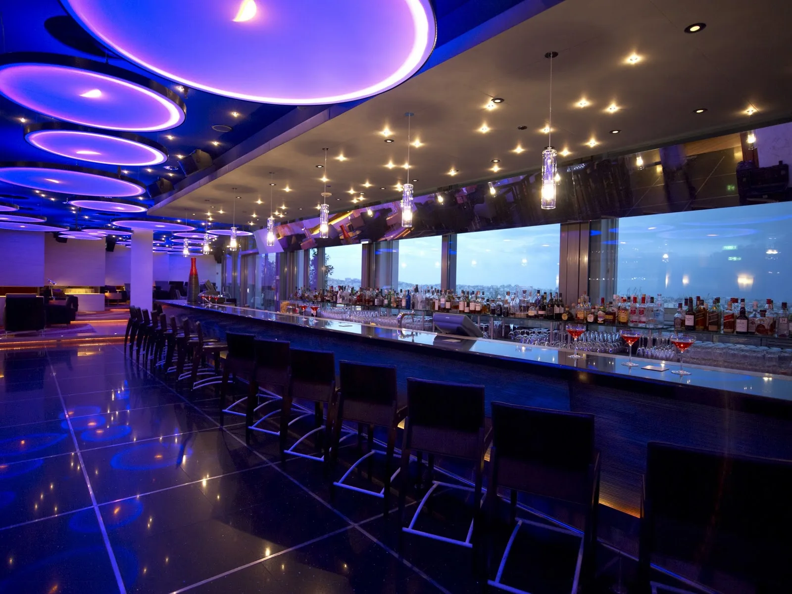 Galaxy bar binnen