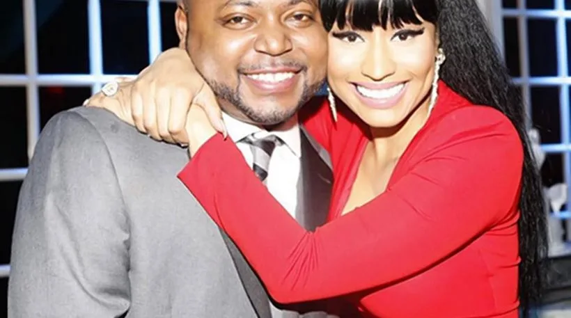 Η Nicki Minaj αγκαλιά με τον αδελφό της Jelani Maraj.
