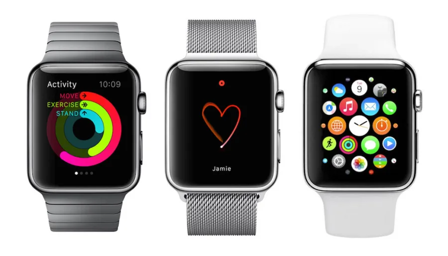 Τρία μοντέλα Apple Watch με διαφορετικά λουράκια και οθόνες.