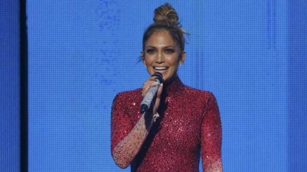 H Jlo χορεύει με τα παιδιά της και το Internet λιώνει!