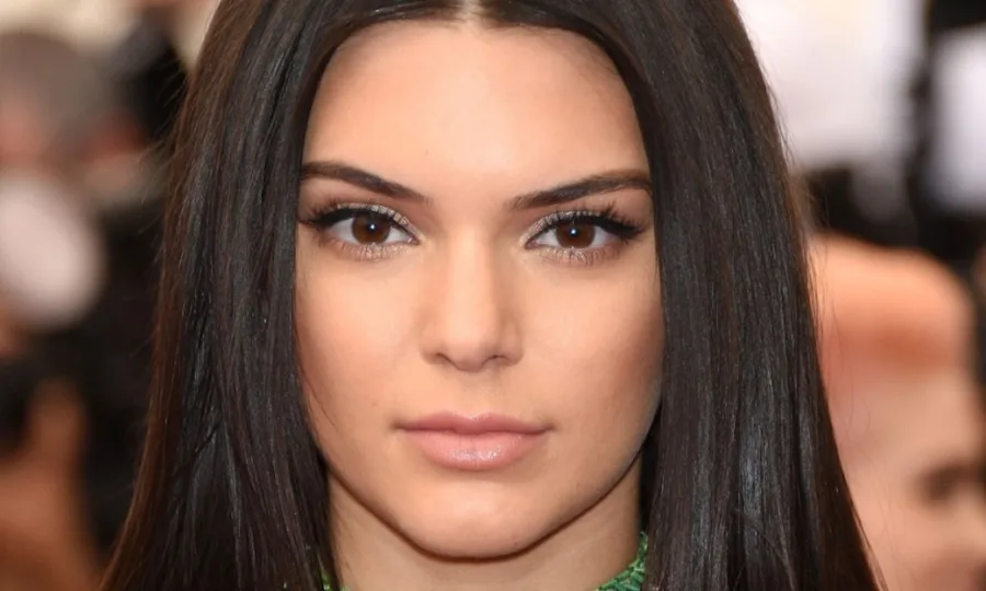 Κοντινό πορτρέτο της Kendall Jenner