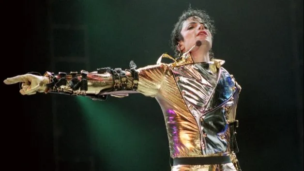 012716-celebs-michael-jackson