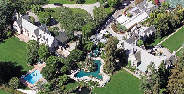 Hugh Hefner's multi-million dollars Playboy mansion in Beverly Hills, California. Pictured: General View Ref: SPL584237 250713 Picture by:Splash News Splash News and Pictures Los Angeles: 310-821-2666 New York: 212-619-2666 London: 870-934-2666 photodesk@splashnews.com