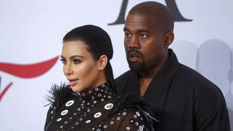 Η Kim Kardashian και ο Kanye West σε επίσημη εμφάνιση.