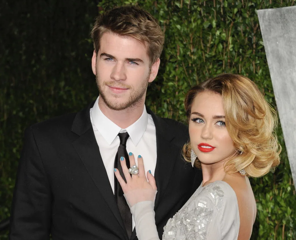 Ο Liam Hemsworth και η Miley Cyrus σε επίσημη εμφάνιση