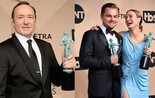 Ο Leonardo DiCaprio και άλλοι ηθοποιοί με τα βραβεία τους στα SAG Awards.