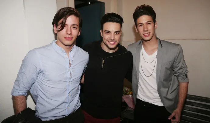Ο Άρης Μακρής με τα υπόλοιπα μέλη των Boys And Noise, τον Βαγγέλη και τον Δημήτρη