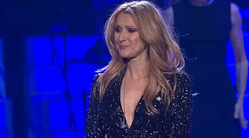 Η Celine Dion συγκινημένη στη σκηνή
