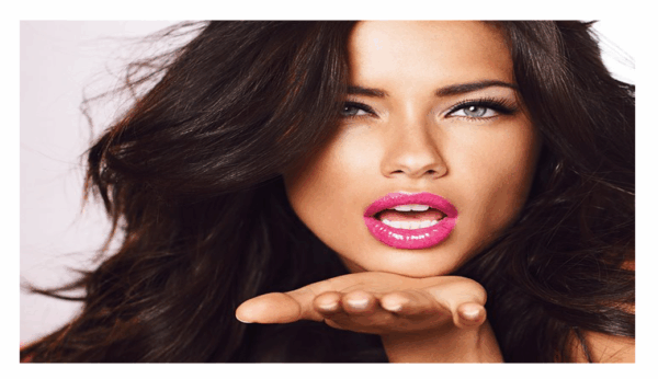 Η selfie της Adriana Lima που σόκαρε τους φαν της