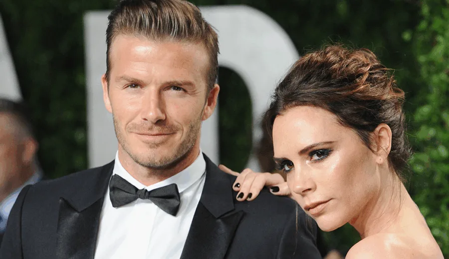 Ο David Beckham και η Victoria Beckham σε επίσημη εμφάνιση.